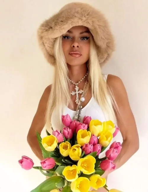 Vika photo 6, european, average, blonde hair, 172 cm, 62 kg, Medium bust, Hong Kong