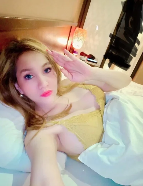 Estelle photo 2, average, brunette, 168 cm, 58 kg, Medium bust, Hong Kong
