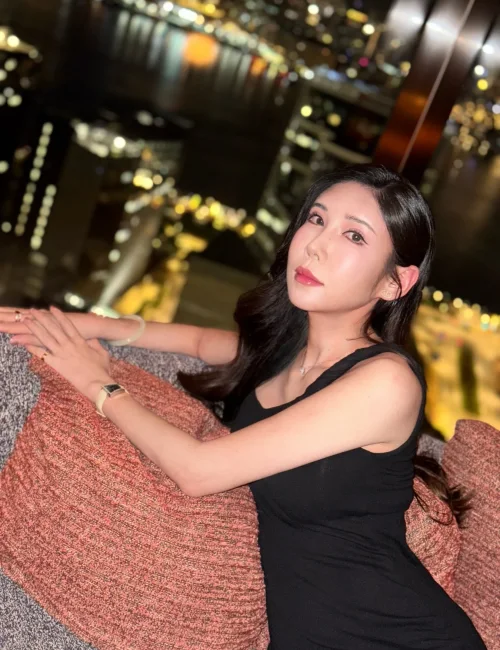 Savannah photo 11, asian, athletic, brunette, 170 cm, 58 kg, Medium bust, Hong Kong