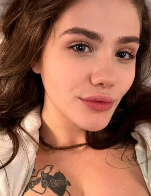 Mirabelle photo 1, slavic, athletic, brunette, 166 cm, 55 kg, Medium bust, Hong Kong