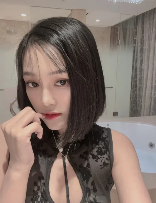 Makena photo 4, asian, slim, black hair, 151 cm, 41 kg, Small bust, Hong Kong