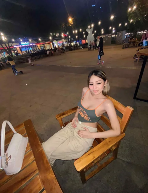 Kavya photo 7, asian, petite, black hair, 152 cm, 45 kg, Medium bust, Hong Kong