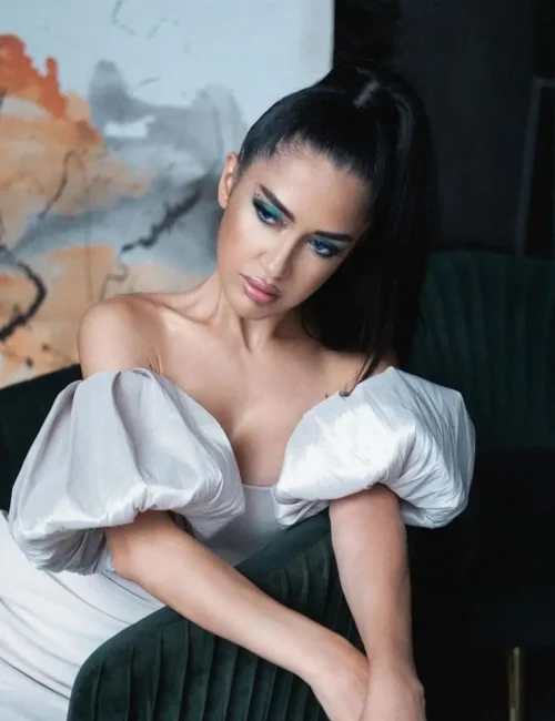 Pia photo 6, slavic, athletic, brunette, 165 cm, 52 kg, Medium bust, Hong Kong