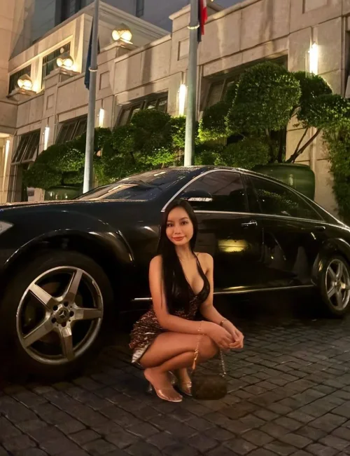 Remedios photo 2, slavic, petite, black hair, 160 cm, 49 kg, Medium bust, Hong Kong