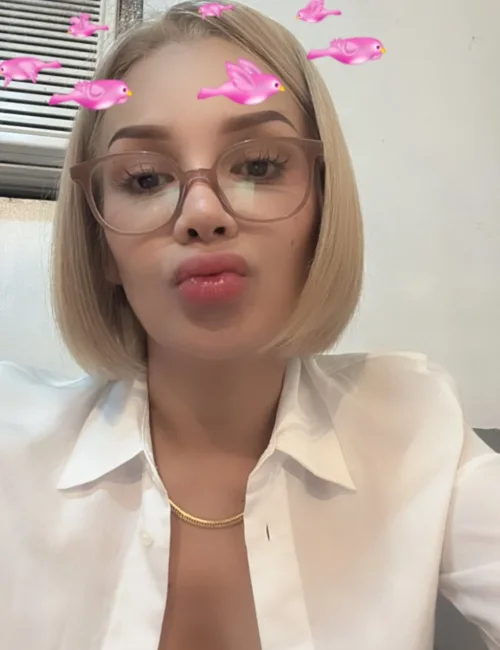 Kanon photo 1, slavic, busty, blonde hair, 162 cm, 53 kg, Large bust, Hong Kong