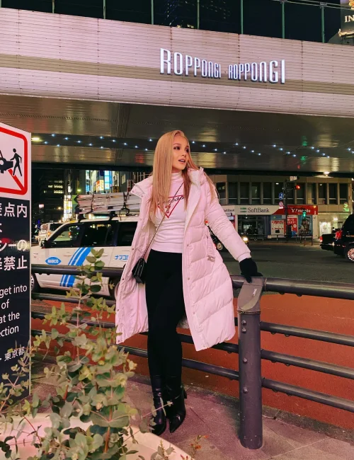 Kanon photo 4, slavic, busty, blonde hair, 162 cm, 53 kg, Large bust, Hong Kong