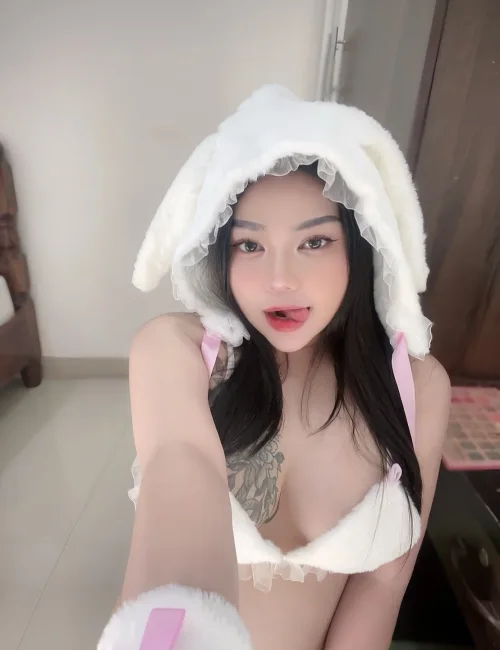 Ligaya photo 7, asian, petite, black hair, 155 cm, 46 kg, Small bust, Hong Kong