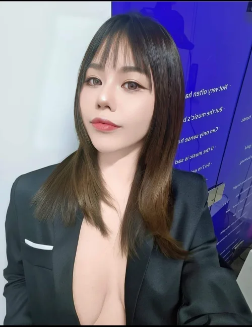 Azumi photo 17, asian, busty, black hair, 167 cm, 56 kg, Large bust, Hong Kong