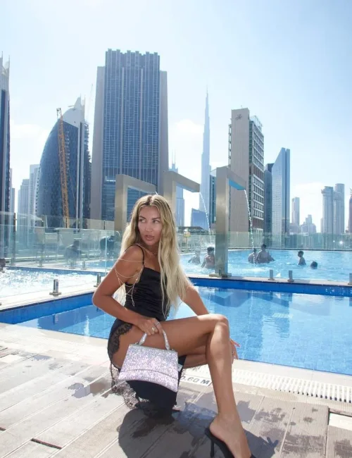 Masha photo 8, european, average, blonde hair, 168 cm, 58 kg, Small bust, Hong Kong