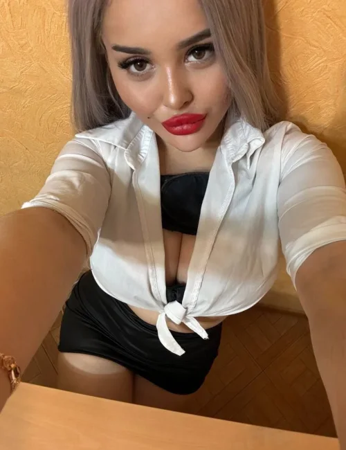 Kristina photo 3, slavic, busty, blonde hair, 165 cm, 53 kg, Large bust, Hong Kong