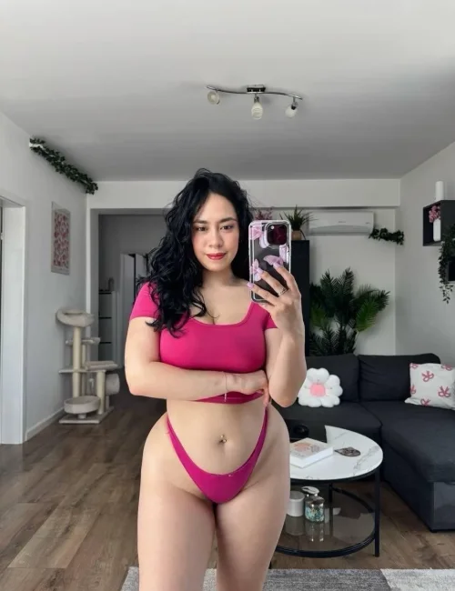 Vivian photo 5, busty, black hair, 165 cm, 52 kg, Large bust, Hong Kong