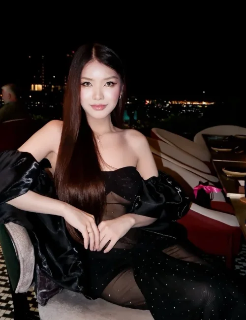 Phuongan photo 9, asian, athletic, brunette, 167 cm, 56 kg, Medium bust, Hong Kong