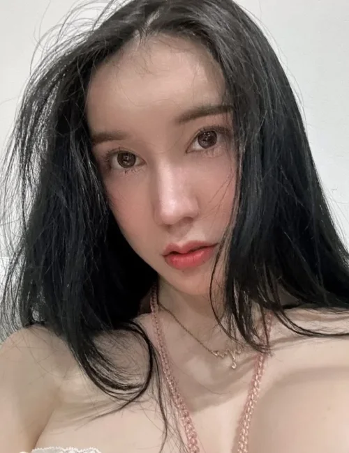 Cho photo 2, asian, petite, black hair, 160 cm, 50 kg, Medium bust, Hong Kong