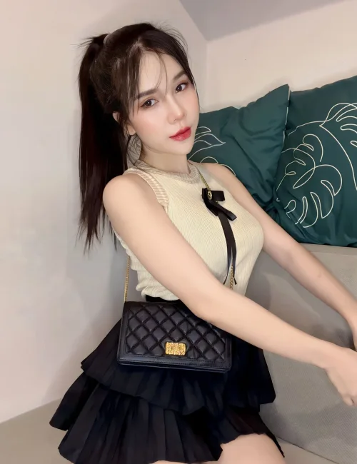 Katoon photo 3, european, petite, black hair, 157 cm, 46 kg, Medium bust, Hong Kong