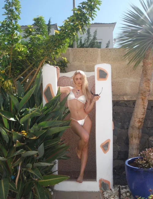 Sofi photo 10, european, average, blonde hair, 180 cm, 68 kg, Small bust, Hong Kong