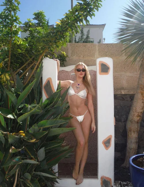 Sofi photo 5, european, average, blonde hair, 180 cm, 68 kg, Small bust, Hong Kong