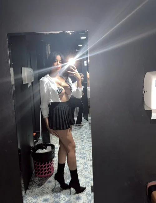 Nour photo 3, asian, average, black hair, 174 cm, 64 kg, Medium bust, Hong Kong