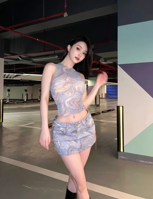 Zhenying photo 2, asian, average, black hair, 166 cm, 58 kg, Medium bust, Hong Kong