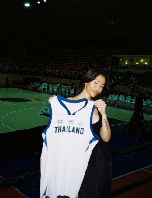 Ayane photo 1, asian, average, black hair, 168 cm, 59 kg, Small bust, Hong Kong