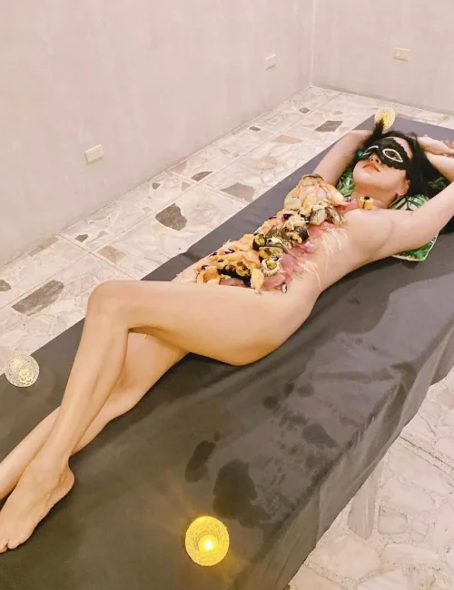 Yanting photo 5, asian, average, black hair, 168 cm, 60 kg, Medium bust, Hong Kong