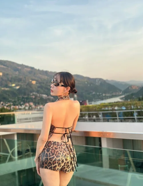 Nakyung photo 11, asian, slim, brunette, 160 cm, 47 kg, Medium bust, Hong Kong