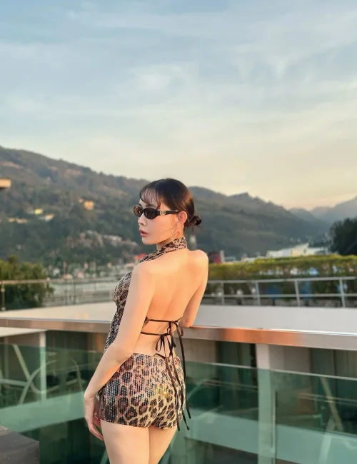 Nakyung photo 2, asian, slim, brunette, 160 cm, 47 kg, Medium bust, Hong Kong