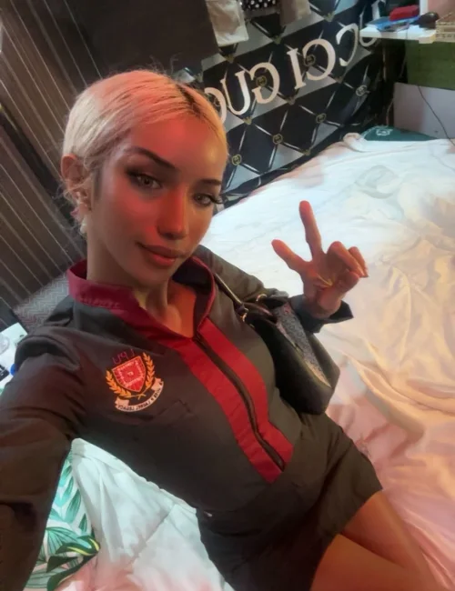 Fangfang photo 10, slavic, athletic, blonde hair, 167 cm, 55 kg, Medium bust, Hong Kong