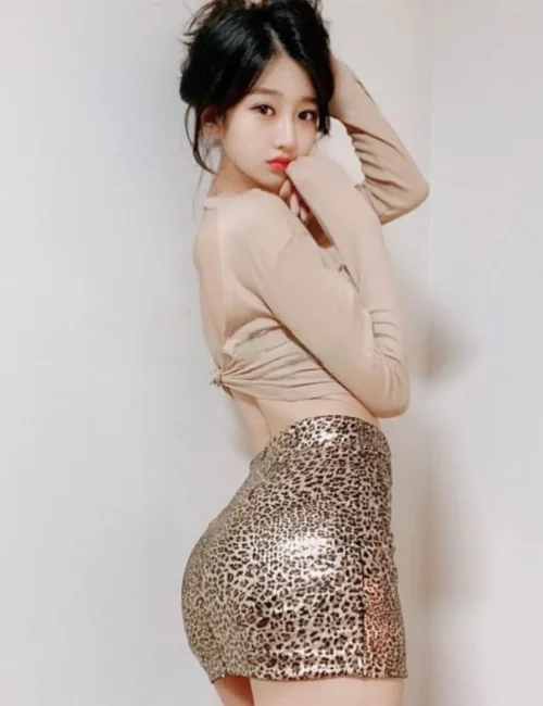 Nobuko photo 8, asian, petite, brunette, 162 cm, 51 kg, Small bust, Hong Kong