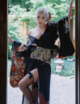 Elisaveta photo 1, slavic, average, blonde hair, 163 cm, 52 kg, Small bust, Hong Kong