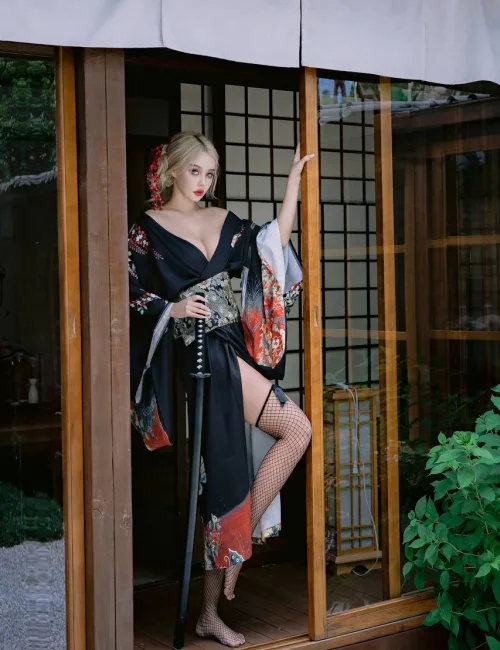 Elisaveta photo 6, slavic, average, blonde hair, 163 cm, 52 kg, Small bust, Hong Kong