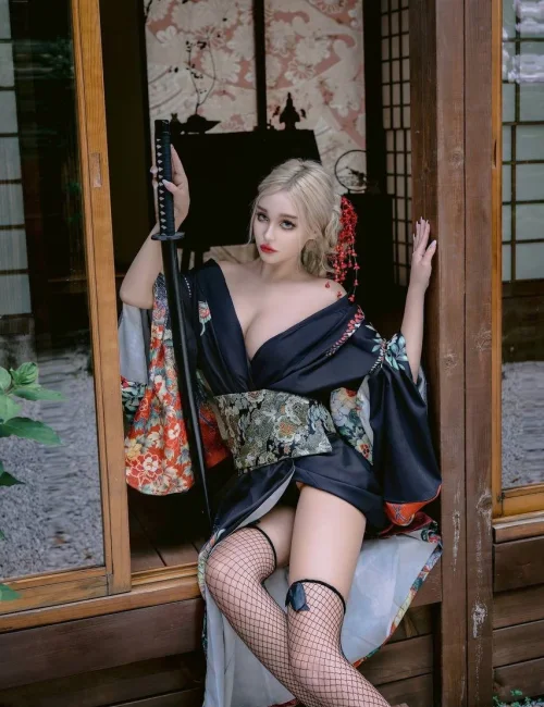 Elisaveta photo 9, slavic, average, blonde hair, 163 cm, 52 kg, Small bust, Hong Kong