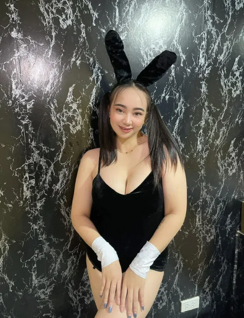 Yanting Lina photo 6, asian, curvy, black hair, 165 cm, 58 kg, Large bust, Hong Kong