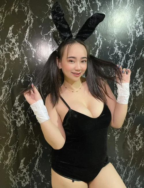 Yanting Lina photo 7, asian, curvy, black hair, 165 cm, 58 kg, Large bust, Hong Kong
