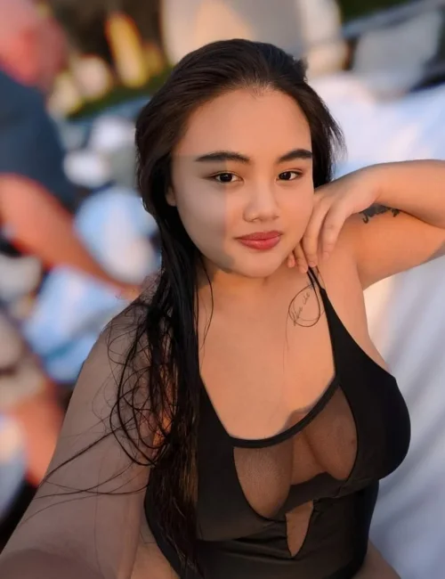 Alyssa photo 5, asian, busty, black hair, 165 cm, 54 kg, Large bust, Hong Kong