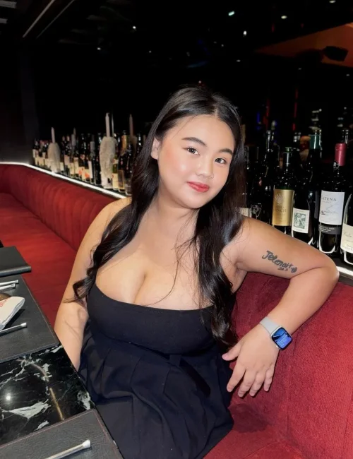 Alyssa photo 9, asian, busty, black hair, 165 cm, 54 kg, Large bust, Hong Kong