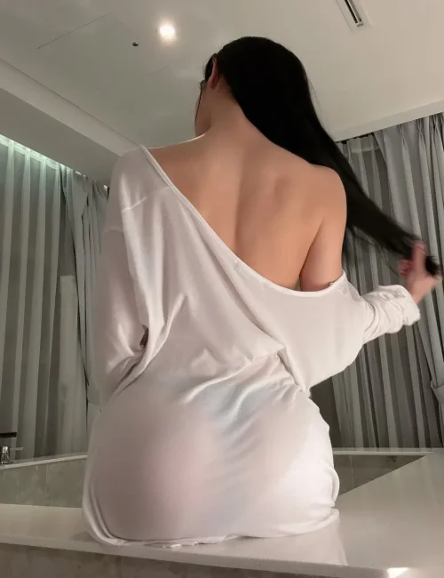 Anong photo 2, asian, average, black hair, 163 cm, 53 kg, Medium bust, Hong Kong