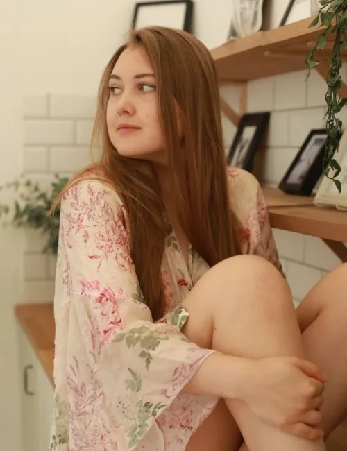 Isabel photo 6, slavic, petite, brunette, 160 cm, 48 kg, Medium bust, Hong Kong