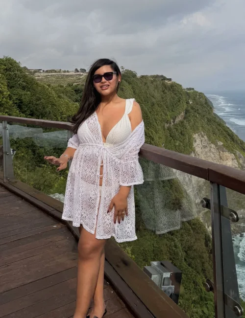 Yoshi photo 16, asian, curvy, black hair, 172 cm, 64 kg, Large bust, Hong Kong