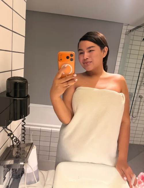 Yoshi photo 6, asian, curvy, black hair, 172 cm, 64 kg, Large bust, Hong Kong