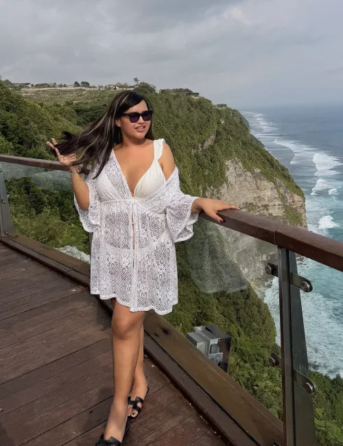 Yoshi photo 7, asian, curvy, black hair, 172 cm, 64 kg, Large bust, Hong Kong