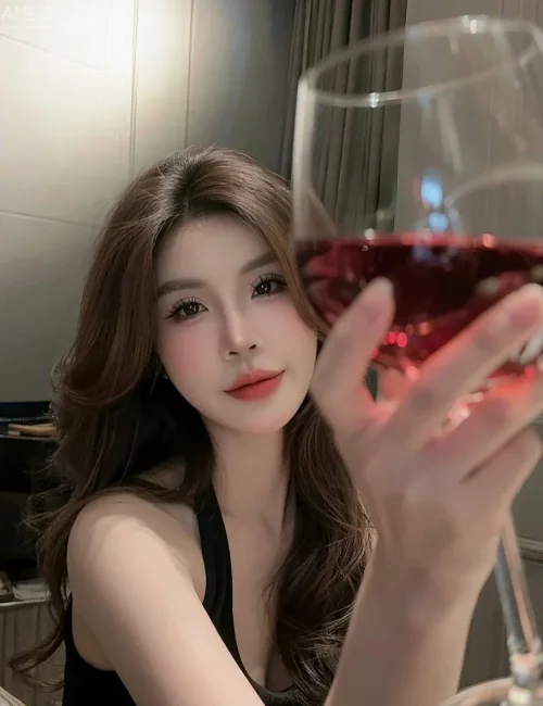 Chaeyeon photo 16, asian, average, brunette, 167 cm, 58 kg, Small bust, Hong Kong