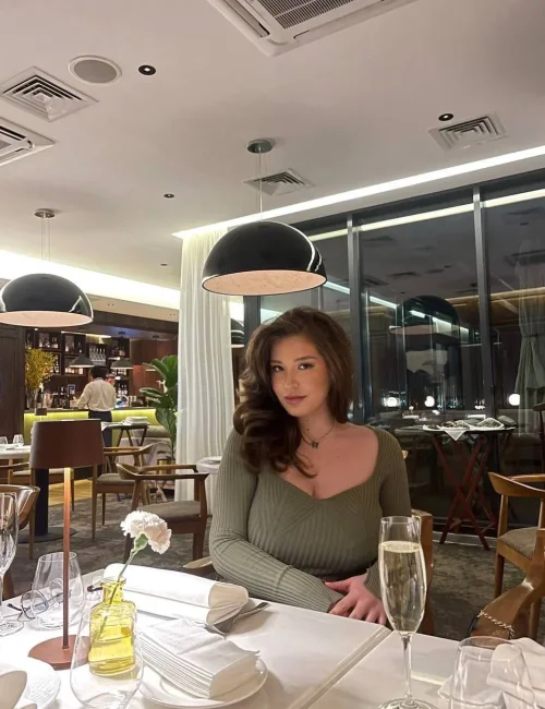 Dinara photo 8, asian, curvy, brunette, 170 cm, 61 kg, Large bust, Hong Kong