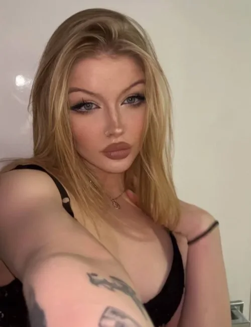 Olly photo 2, slavic, average, blonde hair, 176 cm, 64 kg, Small bust, Hong Kong