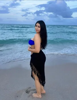 Rebecca photo 1, asian, curvy, black hair, 169 cm, 63 kg, Large bust, Hong Kong