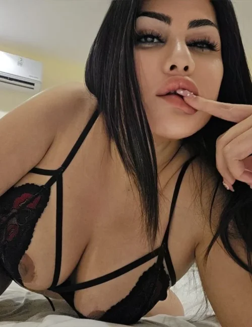 Rue photo 5, asian, slim, black hair, 153 cm, 42 kg, Medium bust, Hong Kong