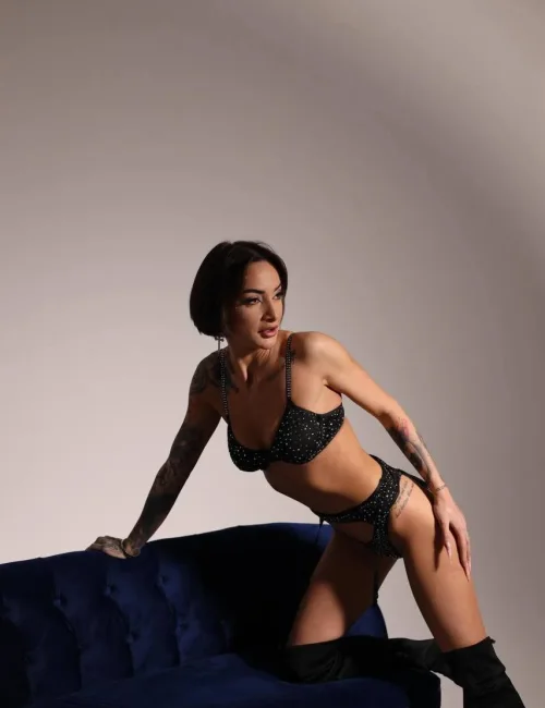 Henna photo 3, asian, athletic, black hair, 170 cm, 59 kg, Medium bust, Hong Kong