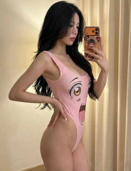 Nebula photo 5, asian, average, black hair, 163 cm, 53 kg, Medium bust, Hong Kong