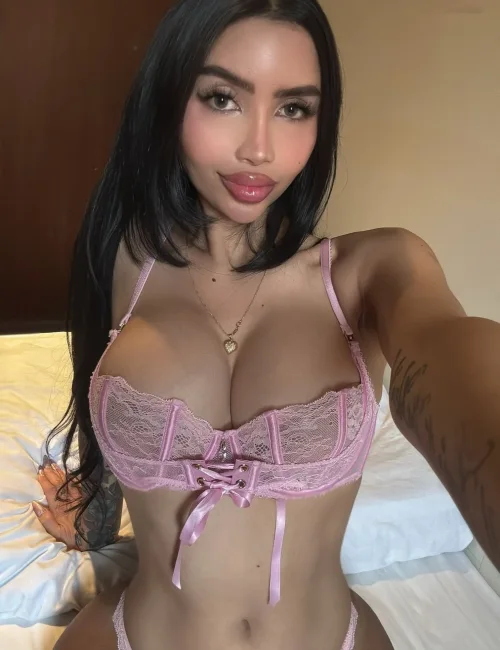 Florinda photo 9, slavic, busty, black hair, 160 cm, 52 kg, Large bust, Hong Kong