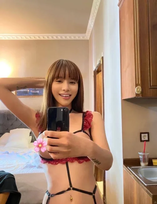 Saori photo 3, asian, athletic, brunette, 167 cm, 54 kg, Medium bust, Hong Kong