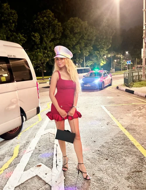 Meihua photo 2, asian, athletic, blonde hair, 168 cm, 56 kg, Small bust, Hong Kong